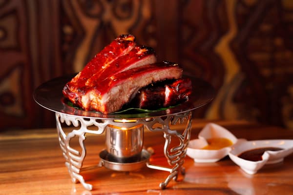 Trader Vic's 的 BBQ 炭烤豬肋排