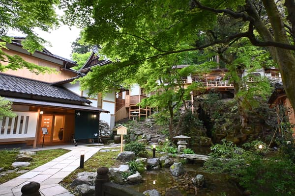 Kaga Iryokuen