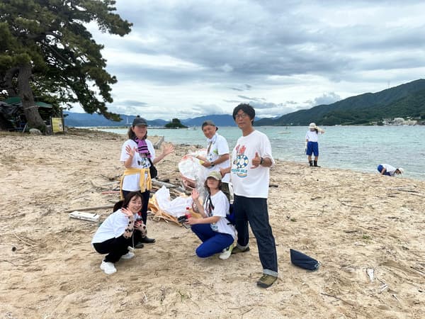 水岛的海滩清洁活动