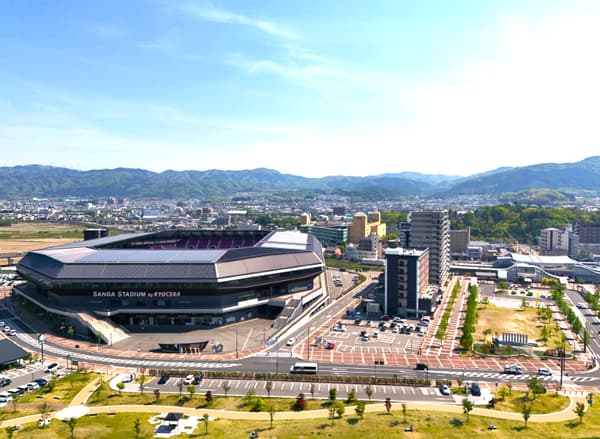 龟冈市的航拍照片