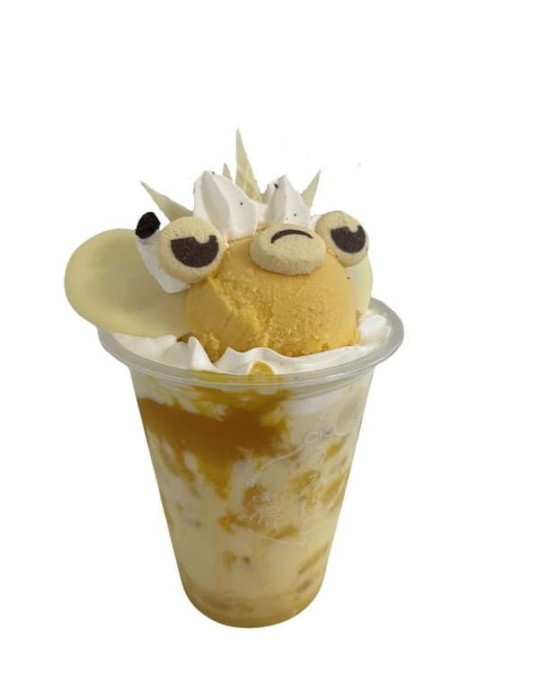 Colorful Porcupinefish Parfait Float, yellow (mango)