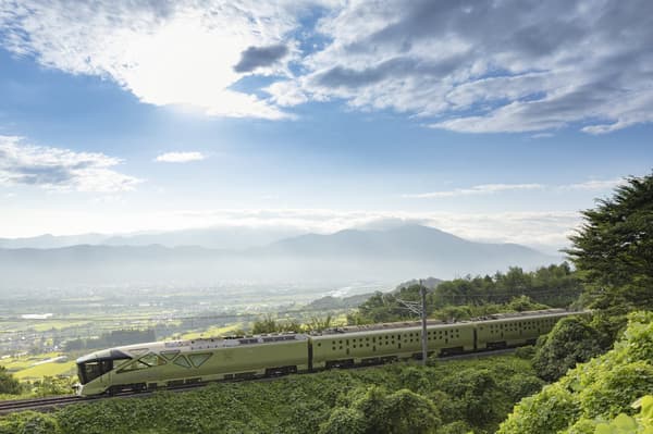 Train Suite Shiki-shima