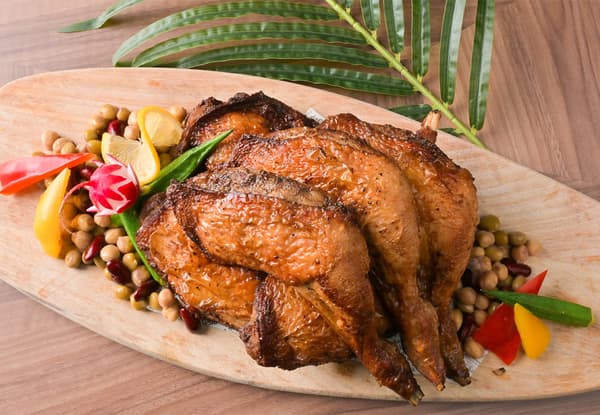 Auténtico pollo jerk cortado en trozos