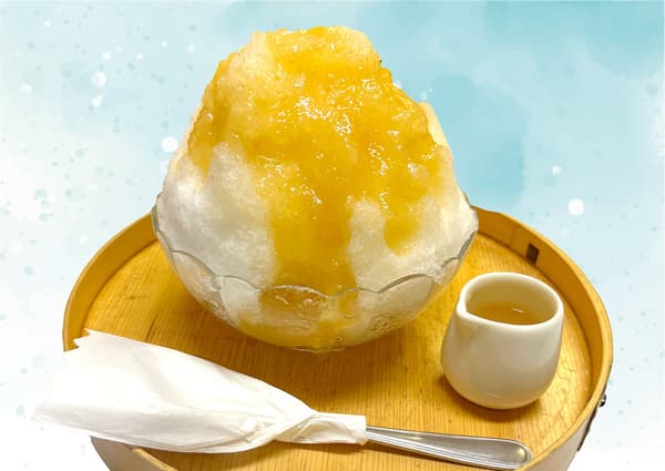 Arakawa Peach Shaved Ice topped with peach fruit nectar