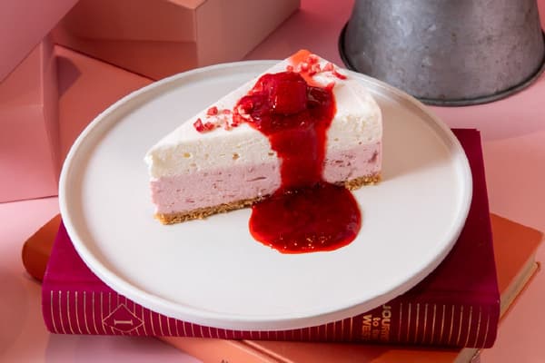 草莓奶油芝士蛋糕配草莓蜜饯