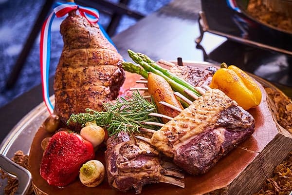 自助餐美食展示