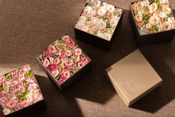 Caja de flores exclusiva de la tienda de Azabudai