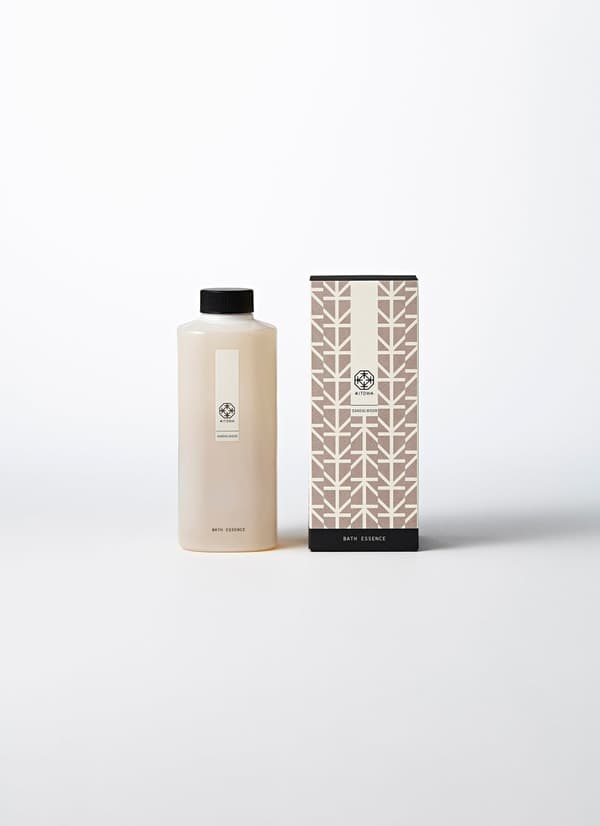 BATH ESSENCE SANDALWOOD 500ml