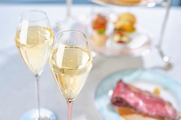 Refreshing free-flow sparkling wine
