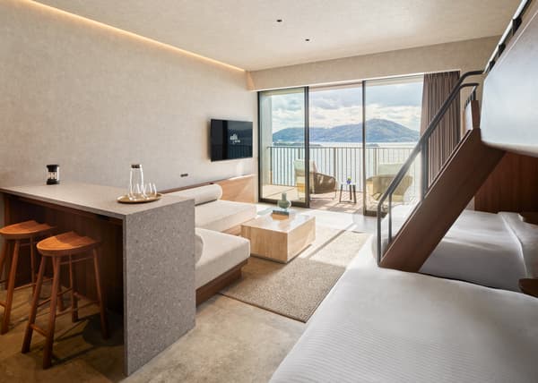 バンク客室インテリア