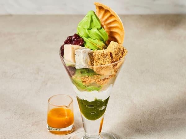 京風麩與蕨餅抹茶聖代 搭配芒果與百香果醬