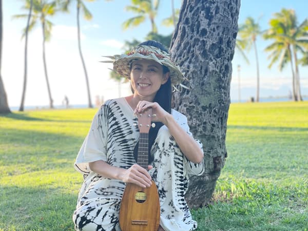 Singer-songwriter Mayumi