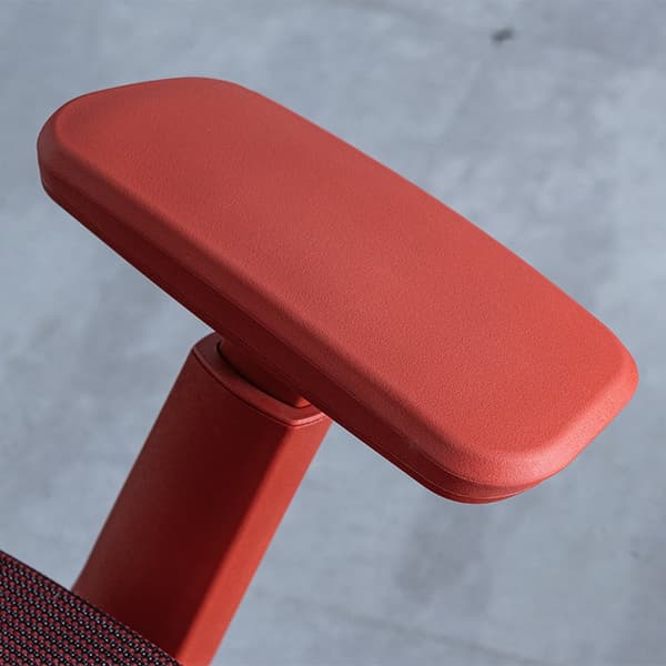 4D扶手可调节到任何所需位置