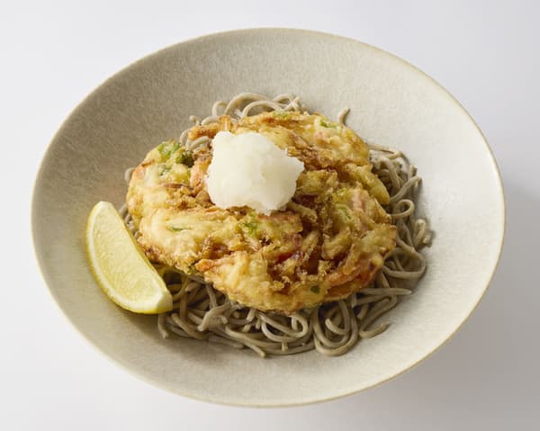 豆瓣菜和马苏里拉荞麦面