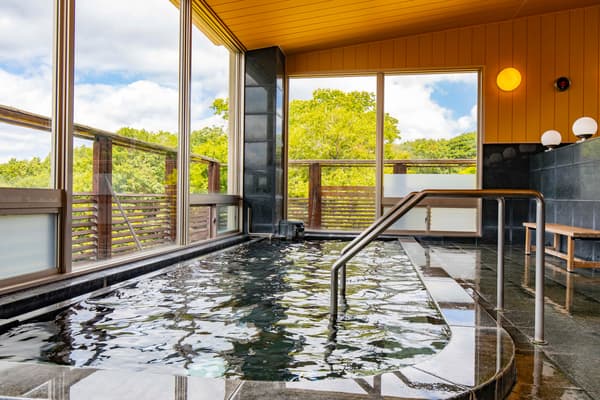 Samoyama no Yu：来自石灰岩喀斯特高原的富含矿物质的水