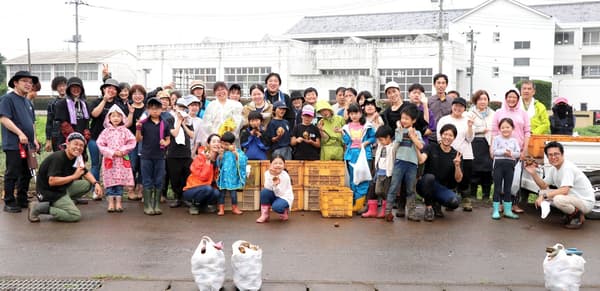 除草活动后的参与者(2025年6月)