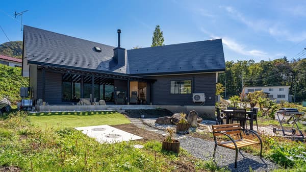 Eksterior vila dan taman