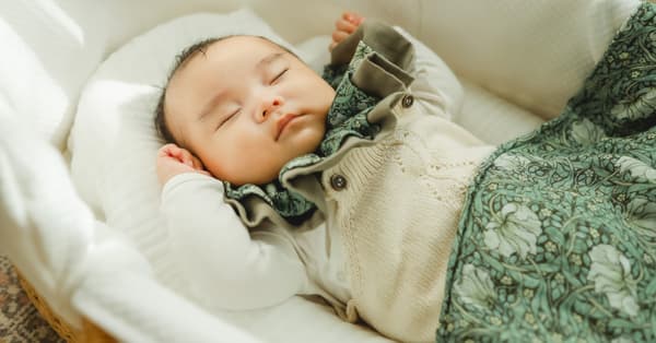 William Morris swaddle and bib coordination for peaceful spring sleep