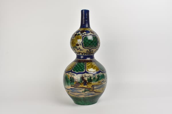 Horno Yoshidaya, botella en forma de calabaza con diseño de paisaje