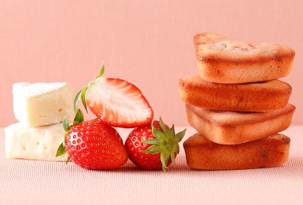 Cheese Financier Strawberry