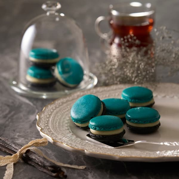 Makaron biru dan hitam Vanillage