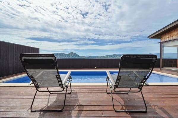 Natural hot spring bathing area at KUON villa