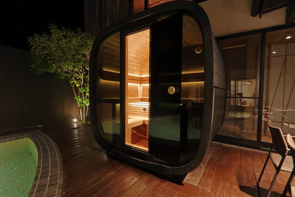 SAUNA DICE BLACK EDITION 室內