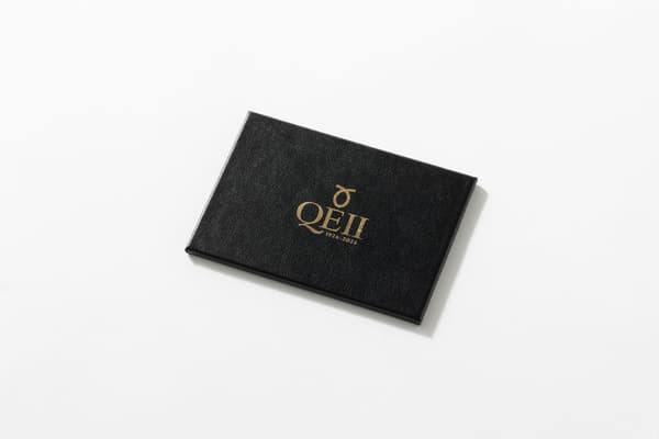 รายละเอียดโลโก้ QE II 1926-2026