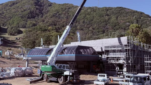 建設中的 T3 六人座纜車