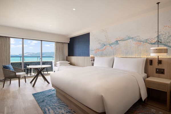 Courtyard by Marriott Okinawa Resort ภายนอกและห้องพัก