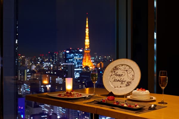 离地约100米的夜景——非常适合春季庆祝晚餐