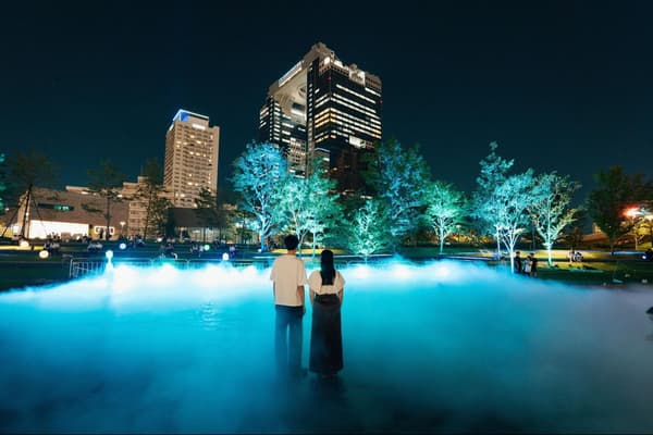 Grand Green Osaka 的巨型雲海噴霧裝置