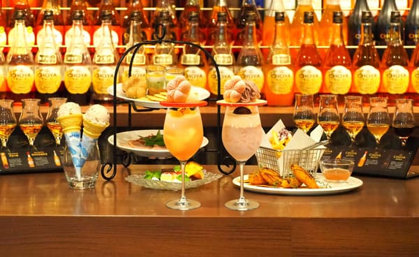 Dua cream soda dengan paket Ume-Zukushi Afternoon Tea & High Tea