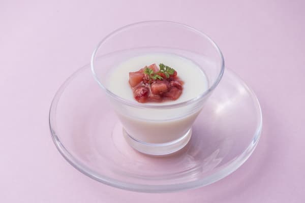 草莓酱杏仁豆腐