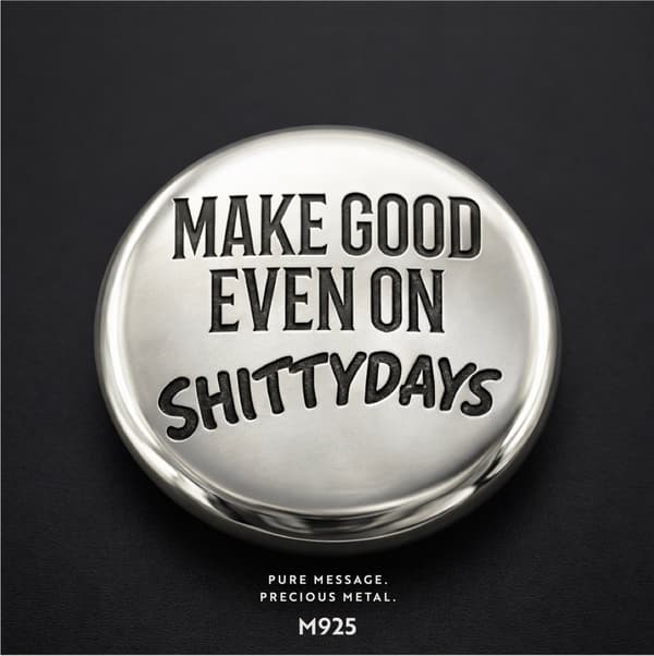 M925 × 左撇子艾伦联名徽章（正面）