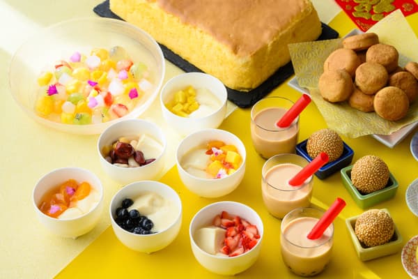 Taiwanese castella cake, tofu pudding, and other sweets worth comparing side by side