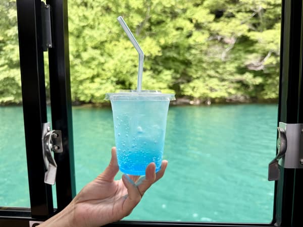 十和田湖蓝色苏打（示例）