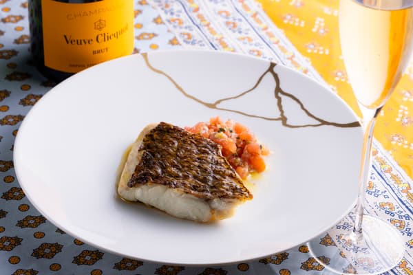 ปลาซีบรีมแดงย่างเตาฟืน