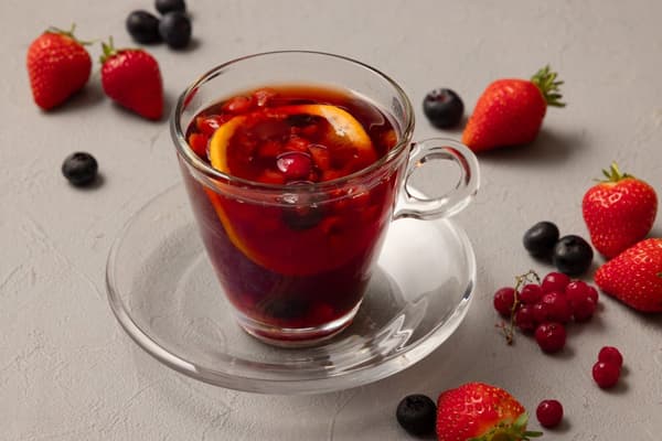 Té caliente de frutos rojos