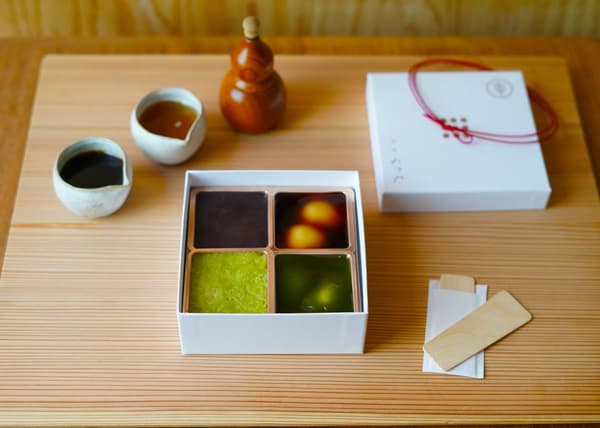 Shiratamahabako Moridakusan — all four flavors in a single box