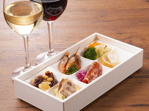 葡萄酒和小吃套餐