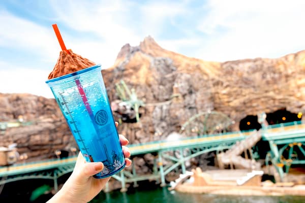 靈感源自神秘島的隨行杯