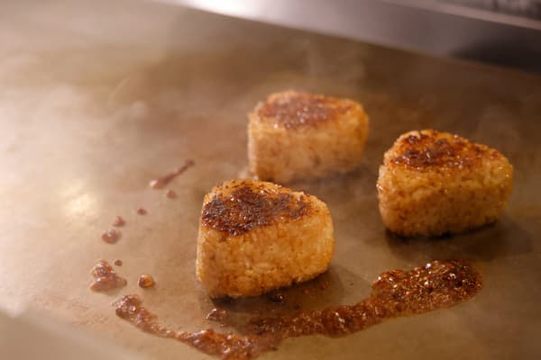 Teppan-Grilled Yaki Onigiri