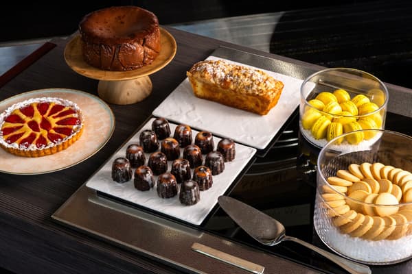 Sweets wagon service (image)