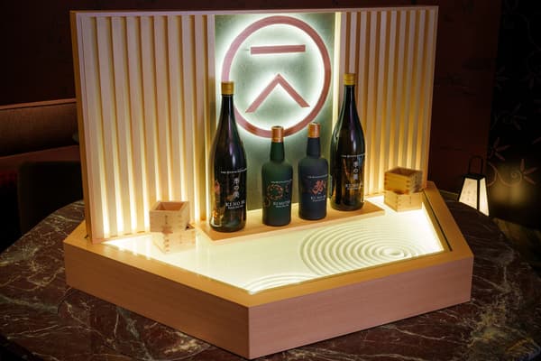 东京JW万豪酒店“4-0-3”酒吧内的KI NO BI Room内部景象