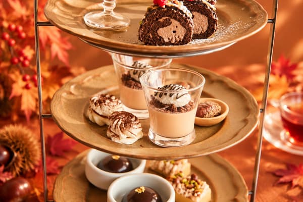 Baked meringue Mont Blanc and chai mocha panna cotta