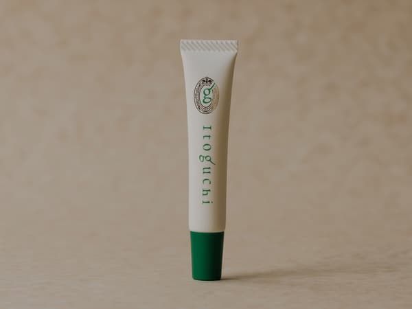 绿蚕茧滋润唇部精华产品细节