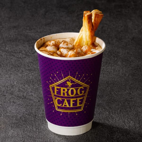 Caramel S'mores Latte ที่ Frog Café