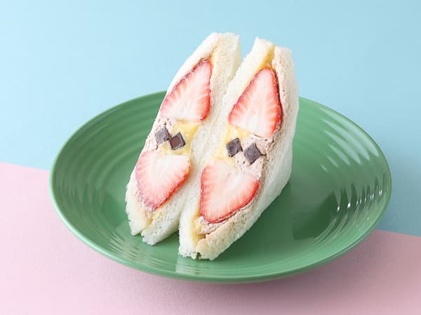 生巧克力草莓卡仕达酱 / Sandwich House Merhen