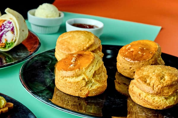 Scone tingkat bawah